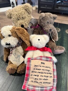 Set of 4 Boyds Bears Brand Plush Bears and Dog